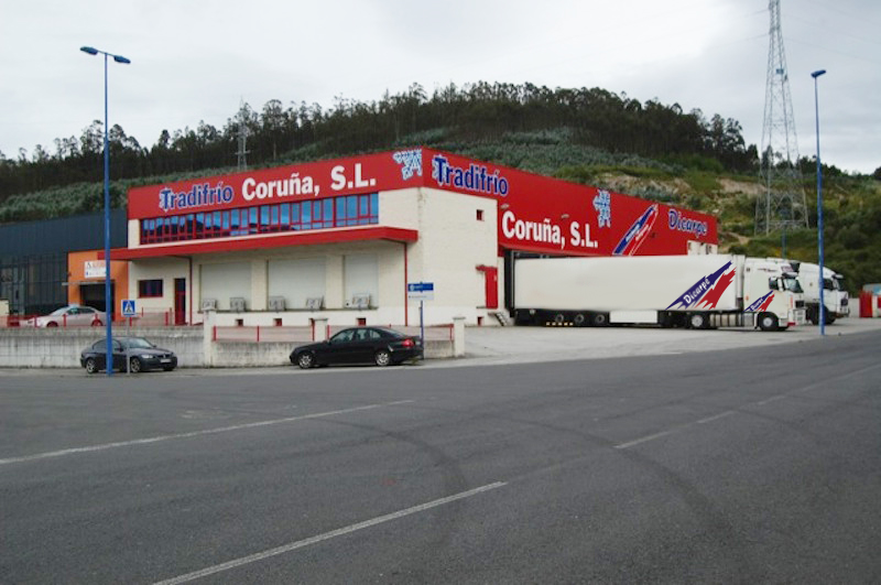 Dicarpe Transportes ofrece un servicio de gestión logística a todos sus clientes. Contamos con naves en A Coruña y Vigo para ofrecer un servicio de calidad.
